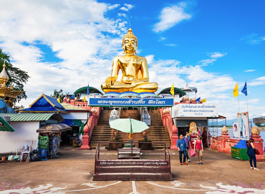 A popular actiity to do in thaialnd is to visit Golden Triangle 